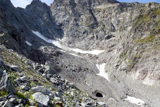 Immagine del glacionevato di Peirabroc, nelle Alpi Marittime