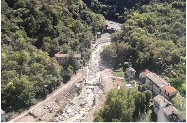 Vista da elicottero della parte alta della frazione Giordani