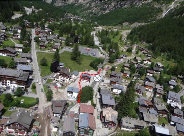 Vista dall'alto del centro di Macugnaga