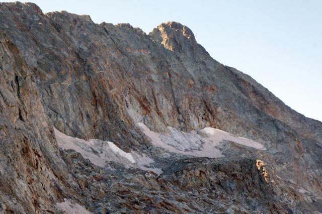 Ghiacciaio settentrionale dei Gelas, nelle Alpi Marittime, ormai ridotto a placche di glacionevato (foto settembre 2025).