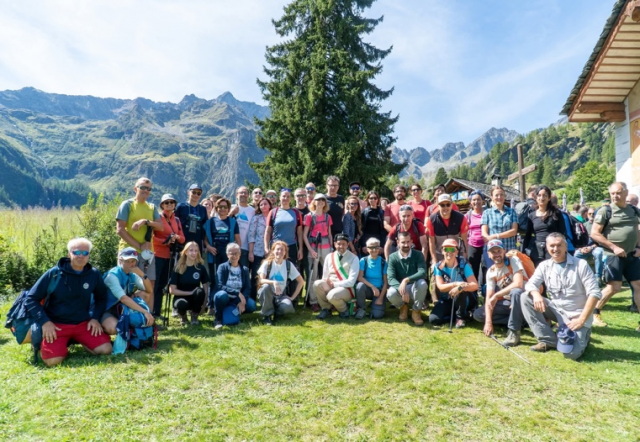 Il gruppo CFC7 incontra le autorità locali, il Ministro Giorgetti e l’assessore regionale Marnati durante le celebrazioni del millennio della comunità di Otro