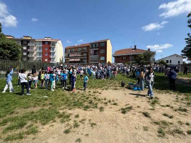 Bambini durante la festa dell'aria
